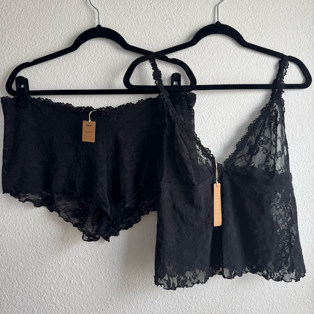 SKIMS Stretch Lace Cami & Shorts Set | Black XL | Sold Out